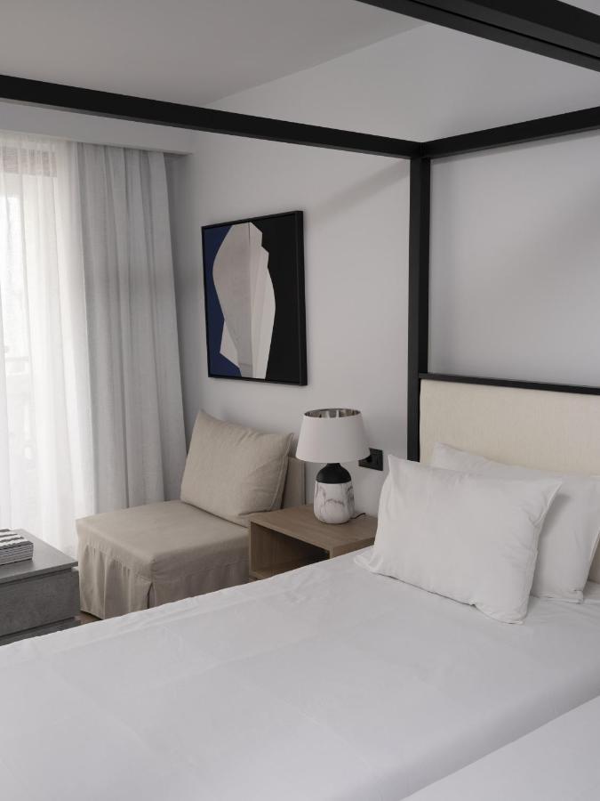 Double or Twin Room Side Sea View