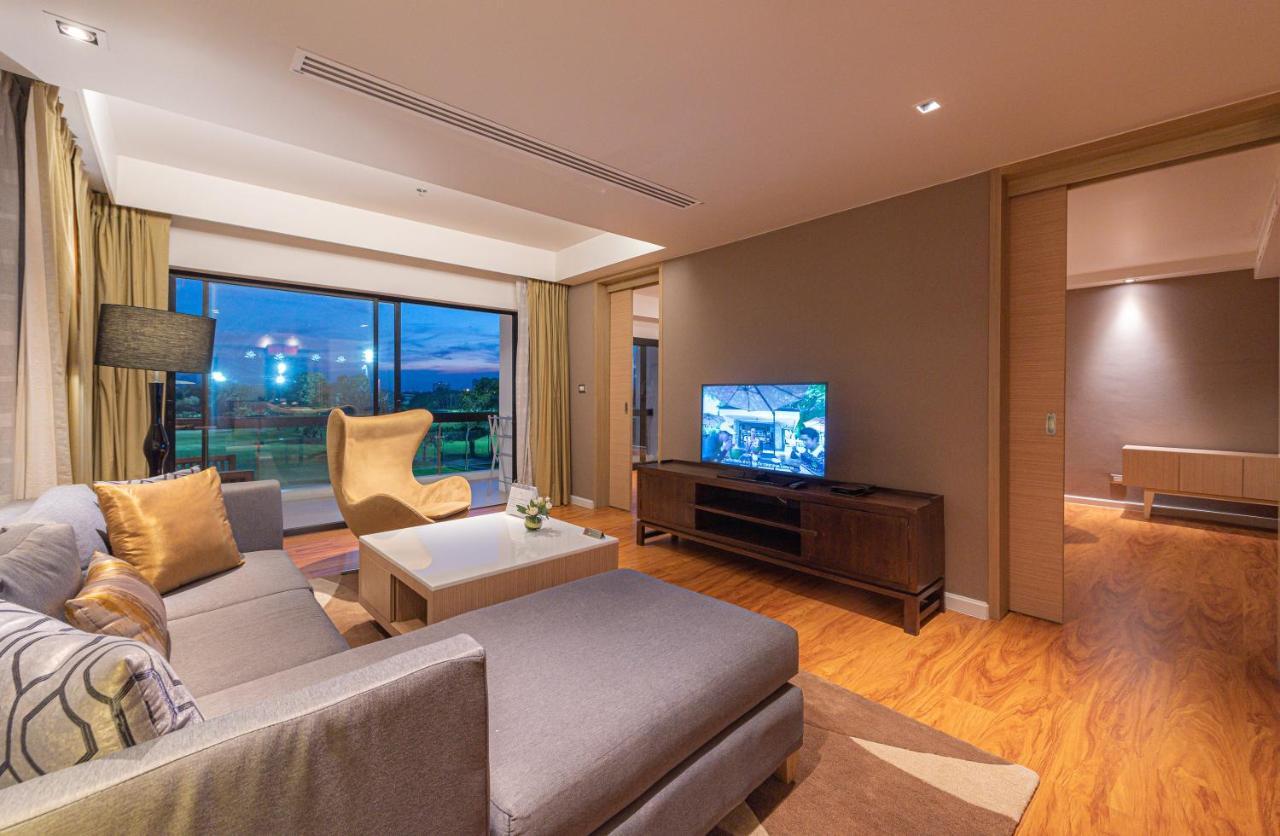 Grand Deluxe Suite,1317541510:JPEG