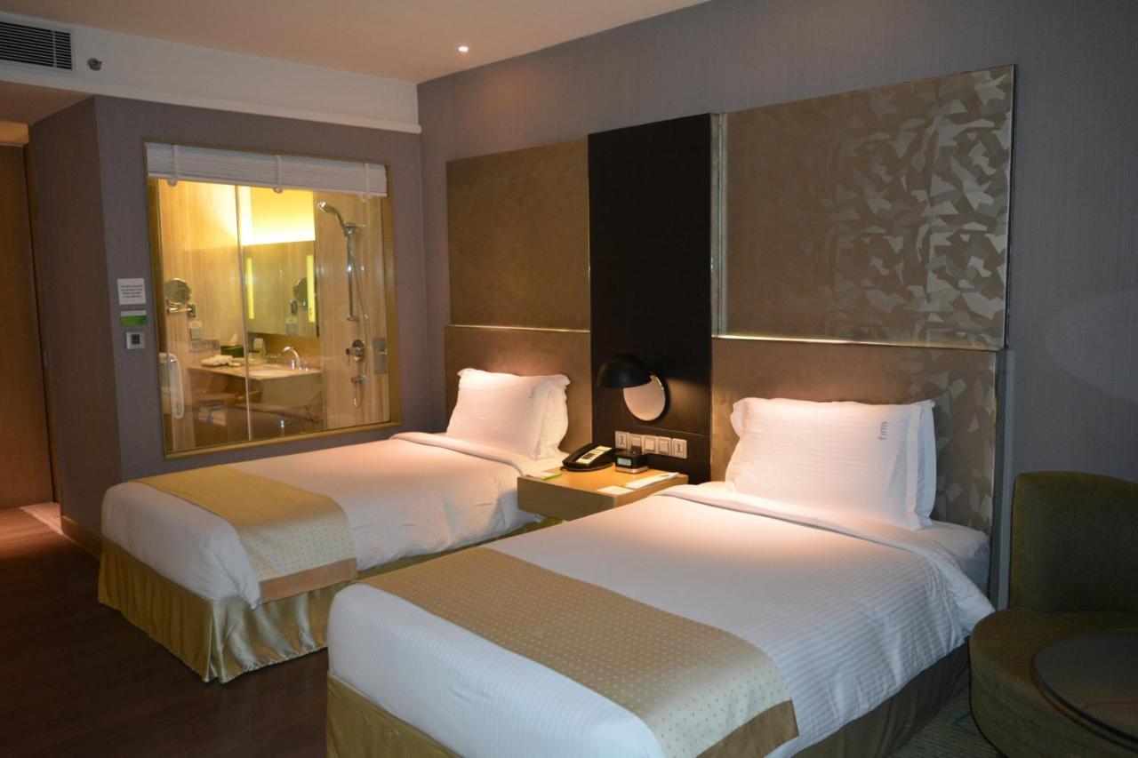 Standard King Room Disability Access