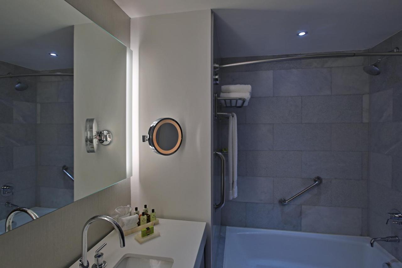 Suite de 1 dormitorio con vistas a la ciudad - 1 cama extragrande - Planta superior