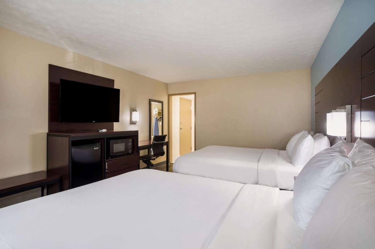 Queen Room with Two Queen Beds