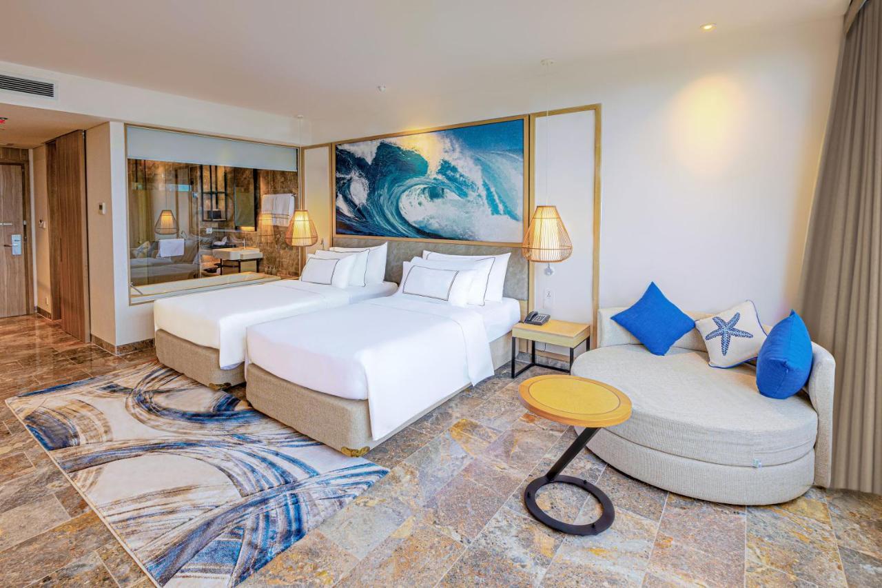 Deluxe Double or Twin Room Bathtub Daily Guest Activities