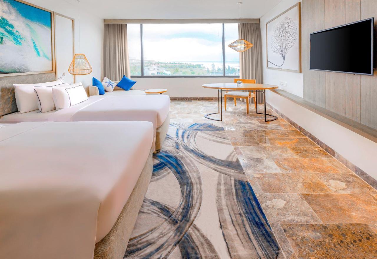 Deluxe Double or Twin Room Bathtub Daily Guest Activities