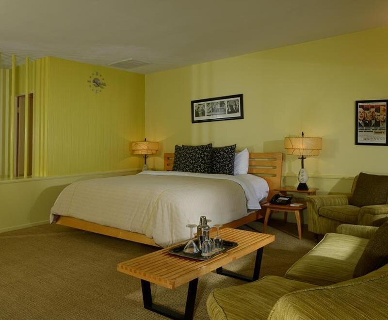 Deluxe King Room