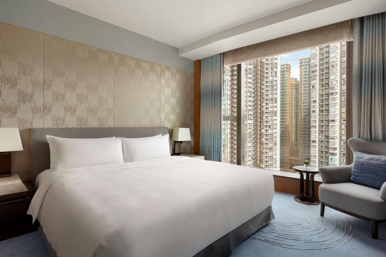 Deluxe King Room City View