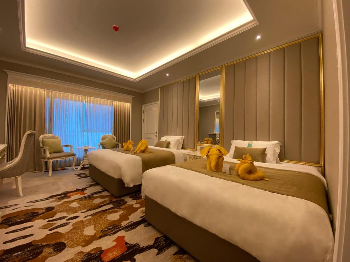 Club Deluxe Twin