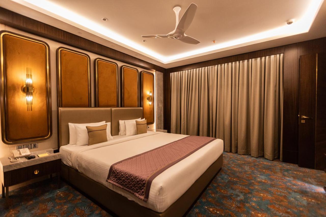 Wow Suite 15% Discount on Food and Soft Beverages , SPA , Saloon and Laundry(only washing and Ironing),1328114546:JPEG