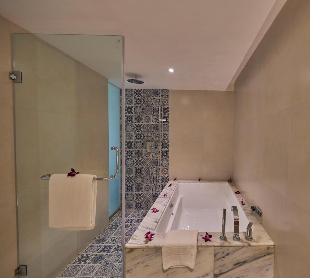 Luxury Suite - 15% off on Spa per stay,1328175344:JPEG