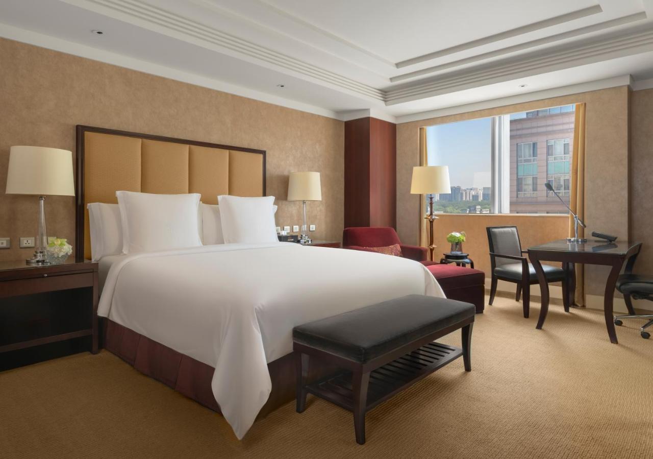 Club King Room City View