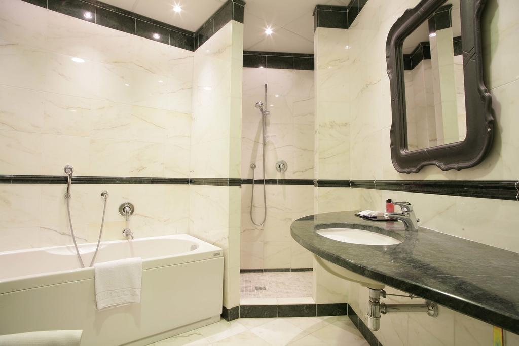 Superior Double or Twin Room,1580326463:JPEG