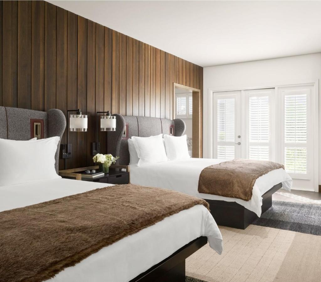 The Villagio Estate Guestroom 2 Queens Accessible