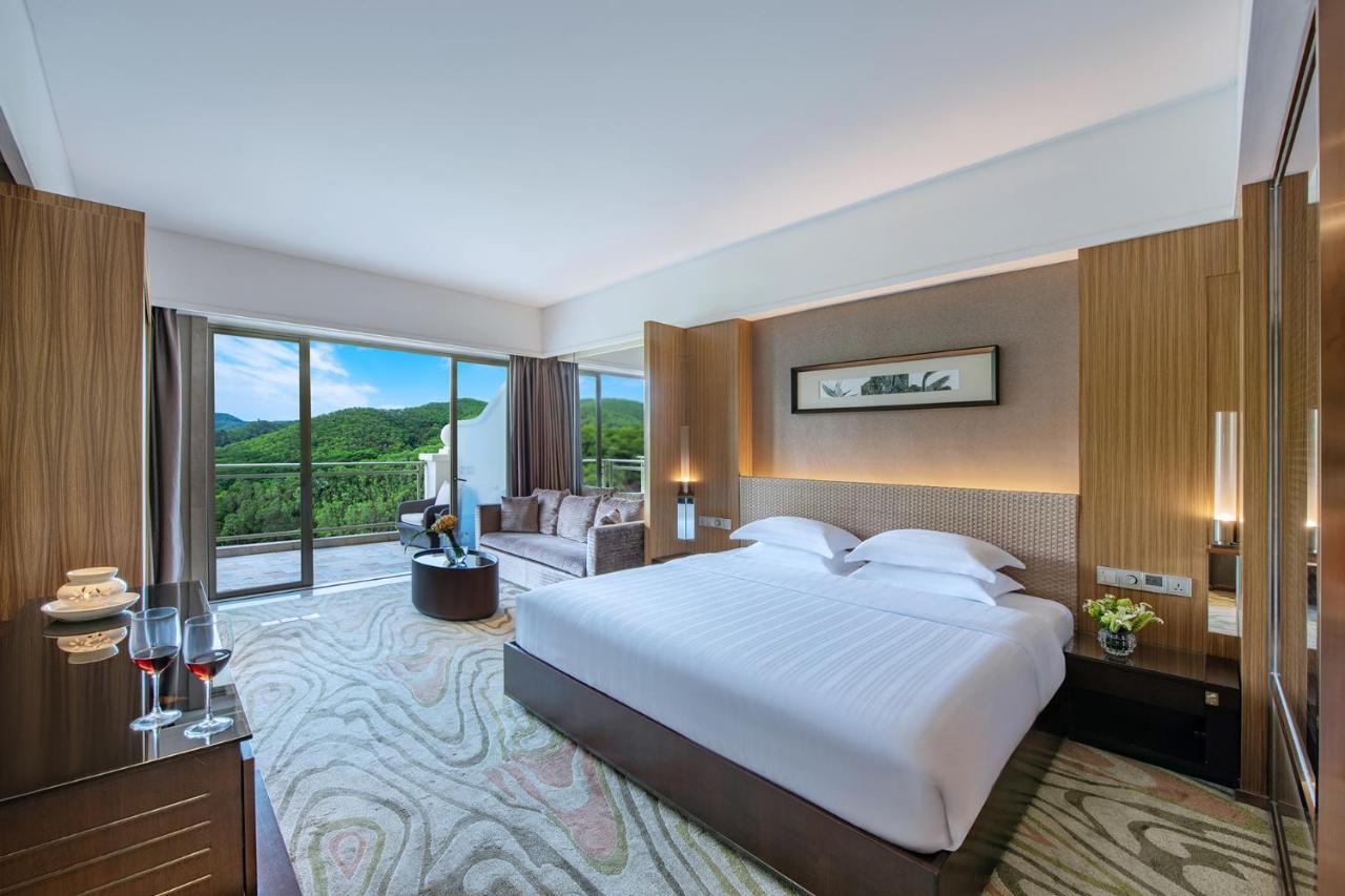 Grande Premiere Room Mountain View