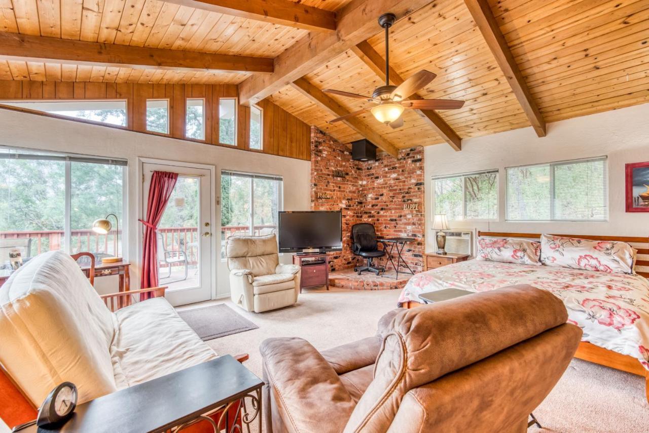 Quadruple Room with Mountain View,1588472632:JPEG