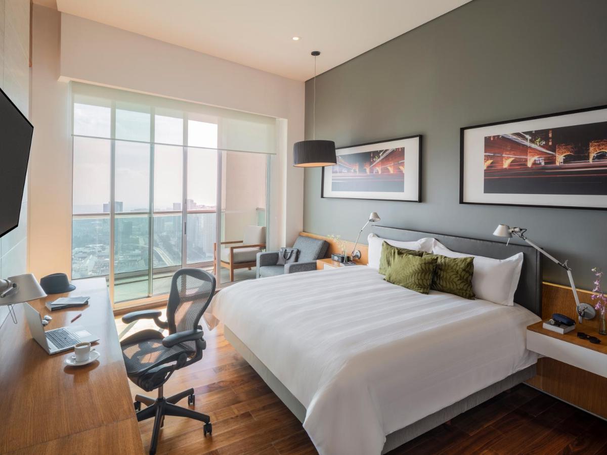 Studio King Suite View Balcony