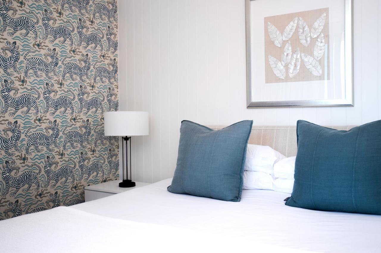 Luxury Suite Sea Pools Views