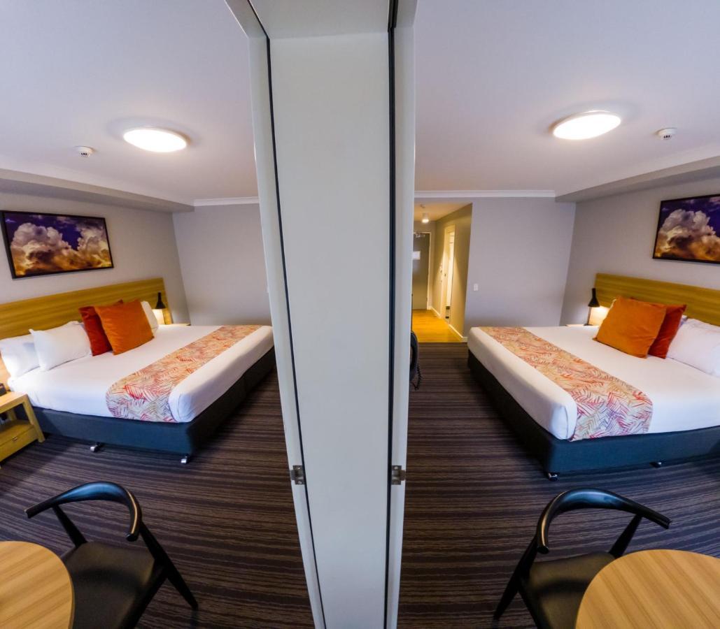 Interconnecting King Rooms