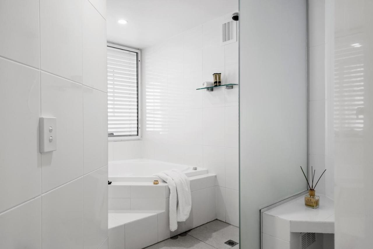 One-Bedroom Beachfront Apartment