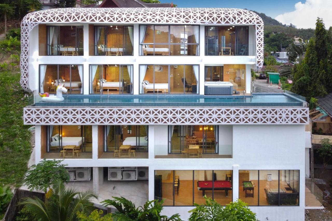 Eight-Bedroom Villa