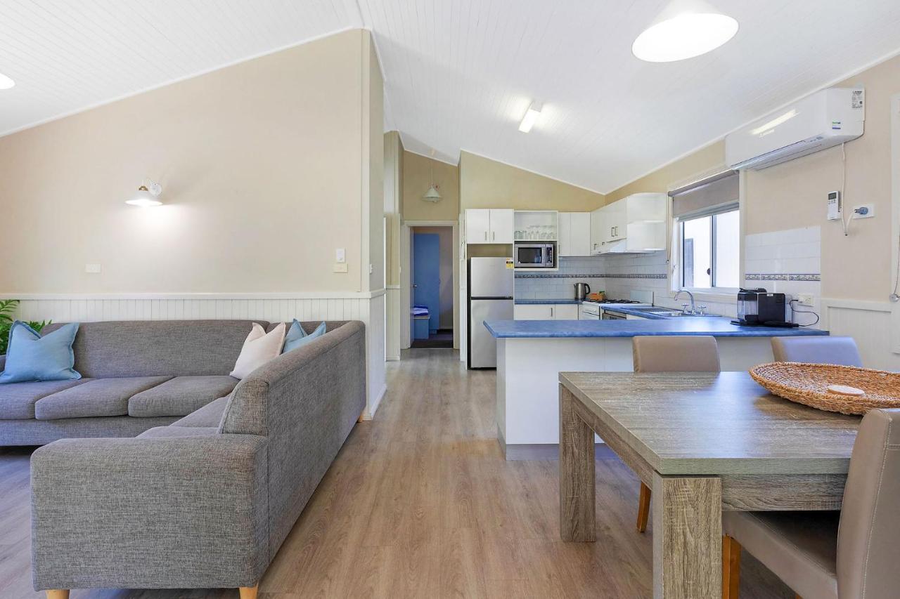 Deluxe Cabin Sleeps 6