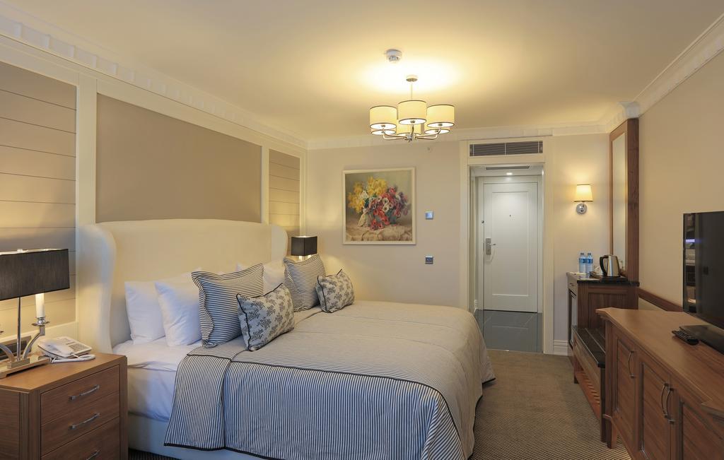Corner Suite