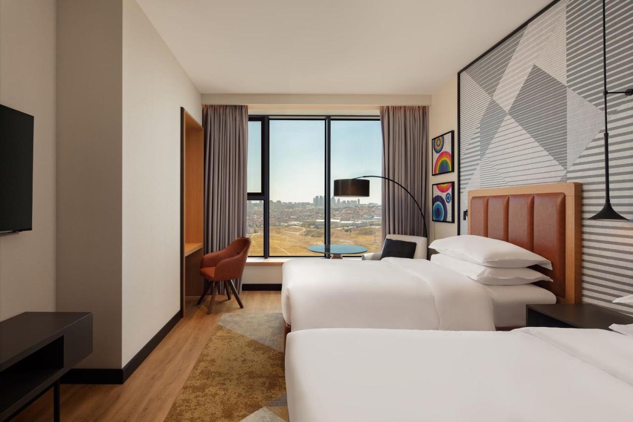Deluxe Twin Room City View,1459369816:JPEG