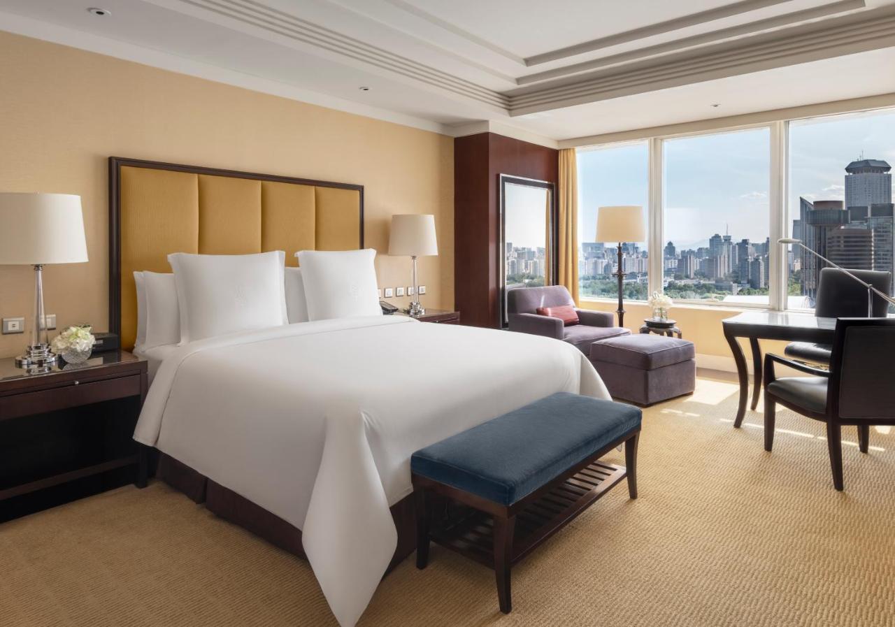 Premier King Room Skyline View