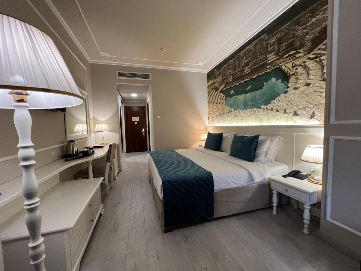 Executive King Room Sofa Bed