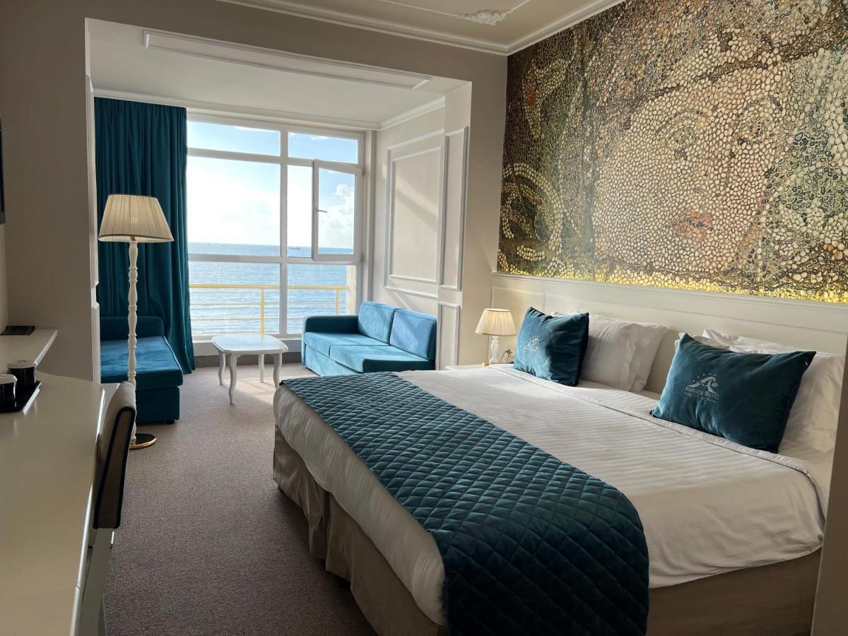 Superior Double or Twin Room Sea View