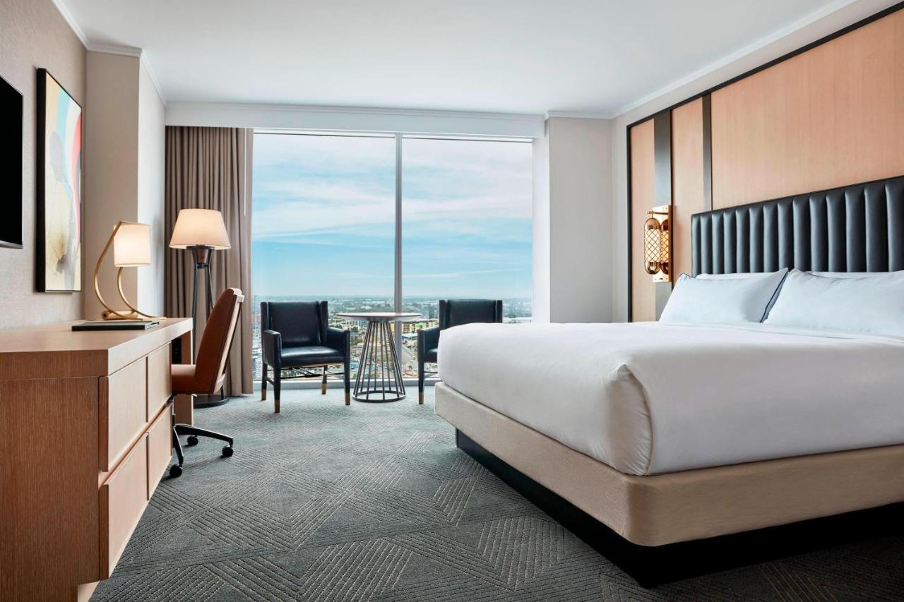 Deluxe Room One King Room