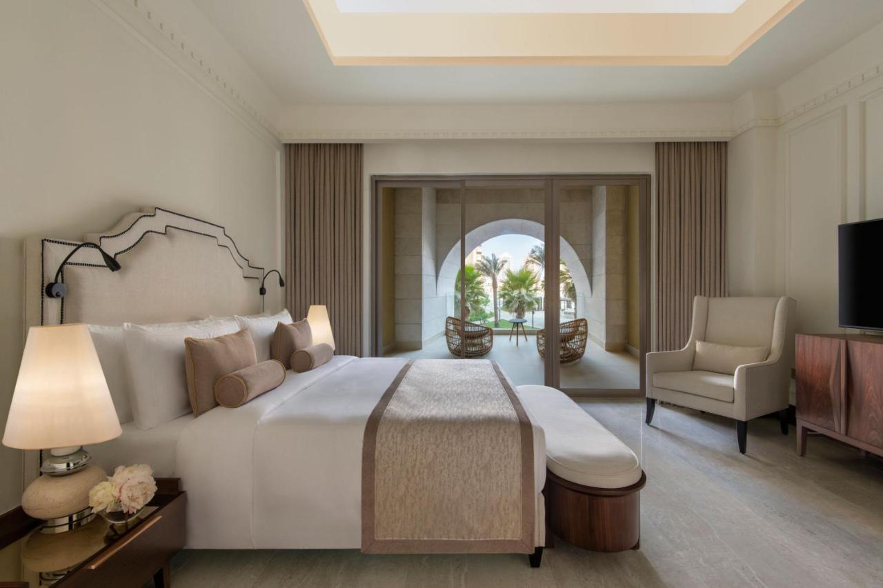 One-Bedroom Poolside Duplex Suite Patio