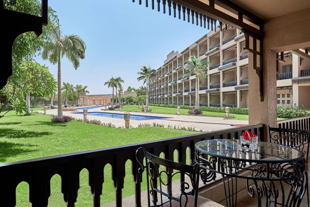 Executive Garden View Room Executive lounge access Guest room 1 King
