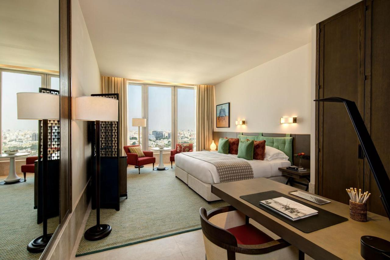 Deluxe Guest Room, 1 King, City View,1374143024:JPEG