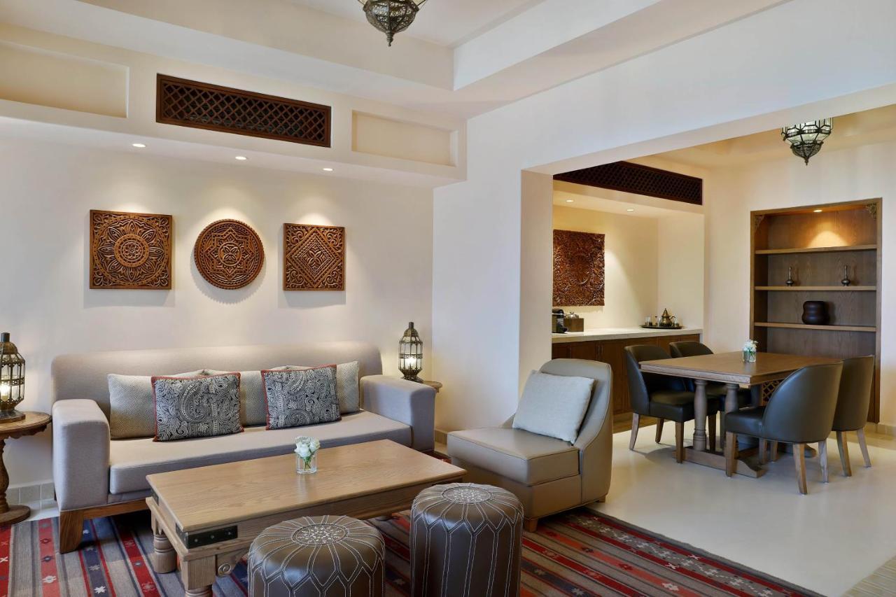 Classic 1 Bedroom Suite 1 King Balcony