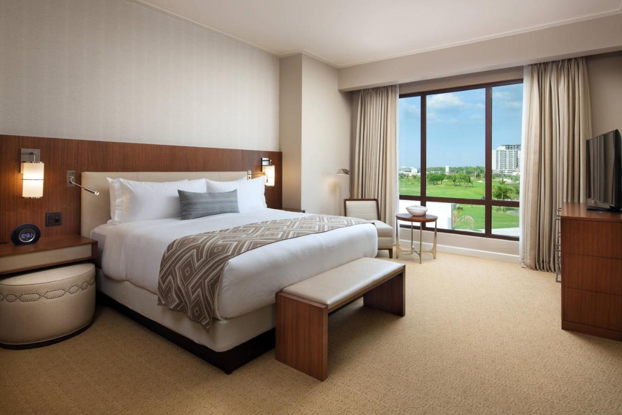 Executive Suite, Executive Suite, 1 King, Golf view