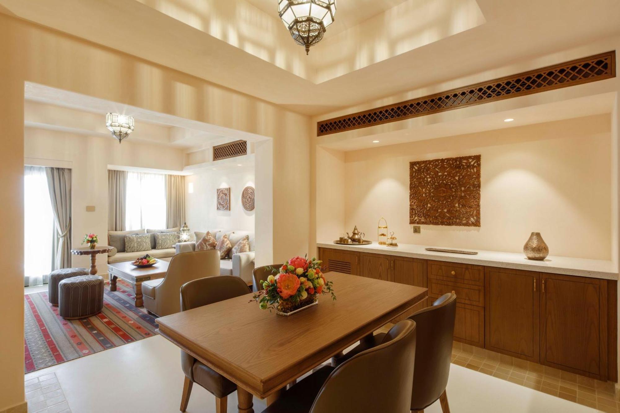 Classic 1 Bedroom Suite 1 King Balcony