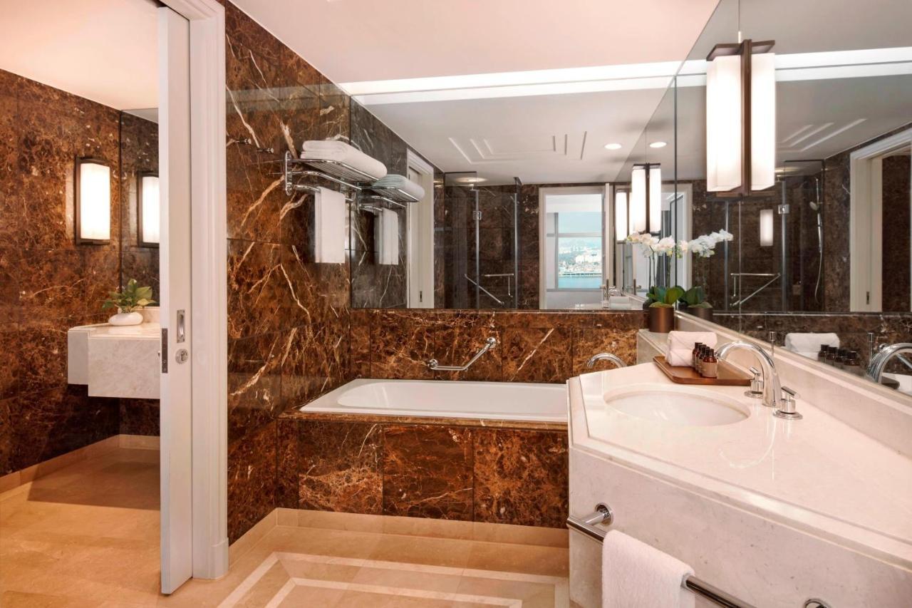 Griffin Suite King, Executive lounge access, 1 Bedroom Suite,1350874702:JPEG