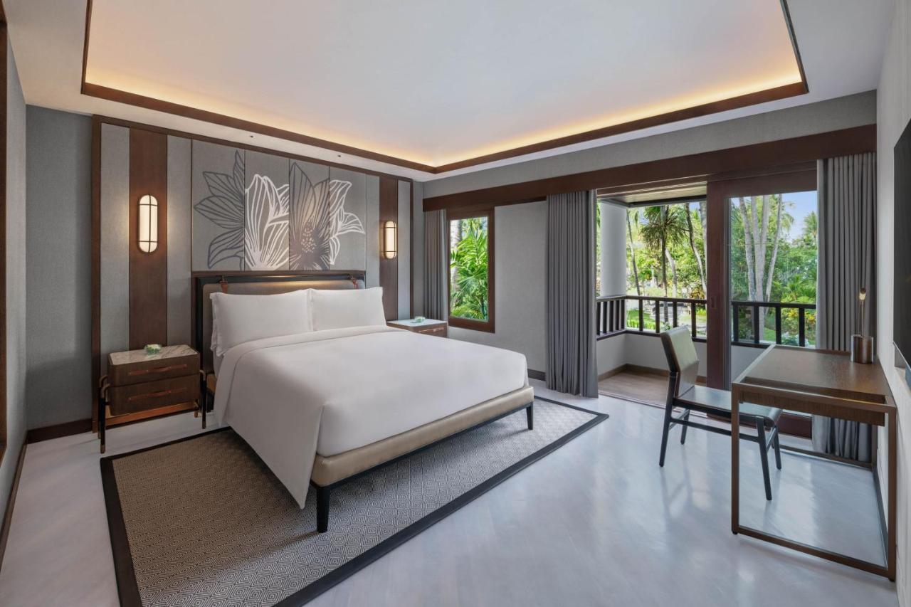 Executive Suite, 1 Bedroom Suite, 1 King, Balcony with Free Daily Activity,1553705305:JPEG