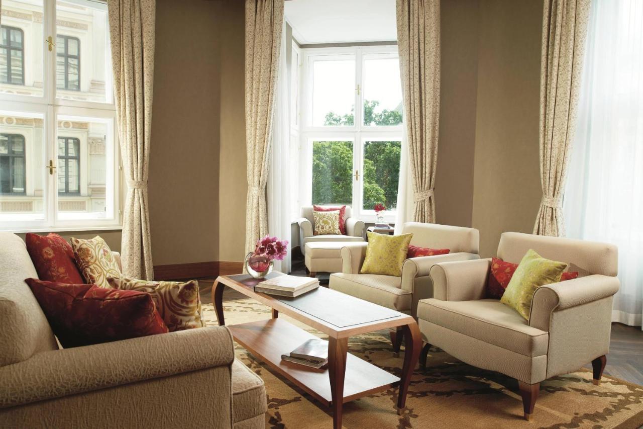 2-Bedroom Premium Executive Suite Club lounge access,1553746129:JPEG