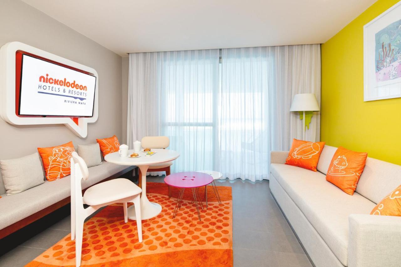 Swim-Up Oceanfront King Suite