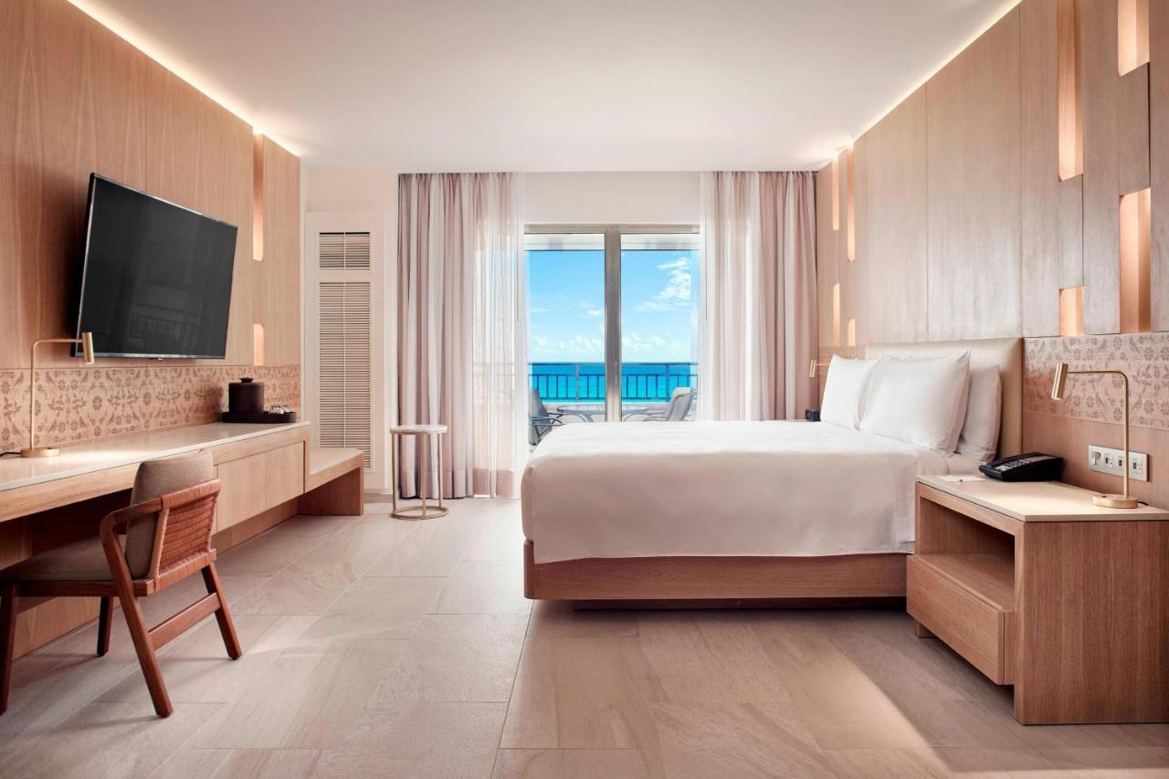 JW Luxury Suite, Junior Suite, 1 King, Sofa bed, Balcony,1351992538:JPEG
