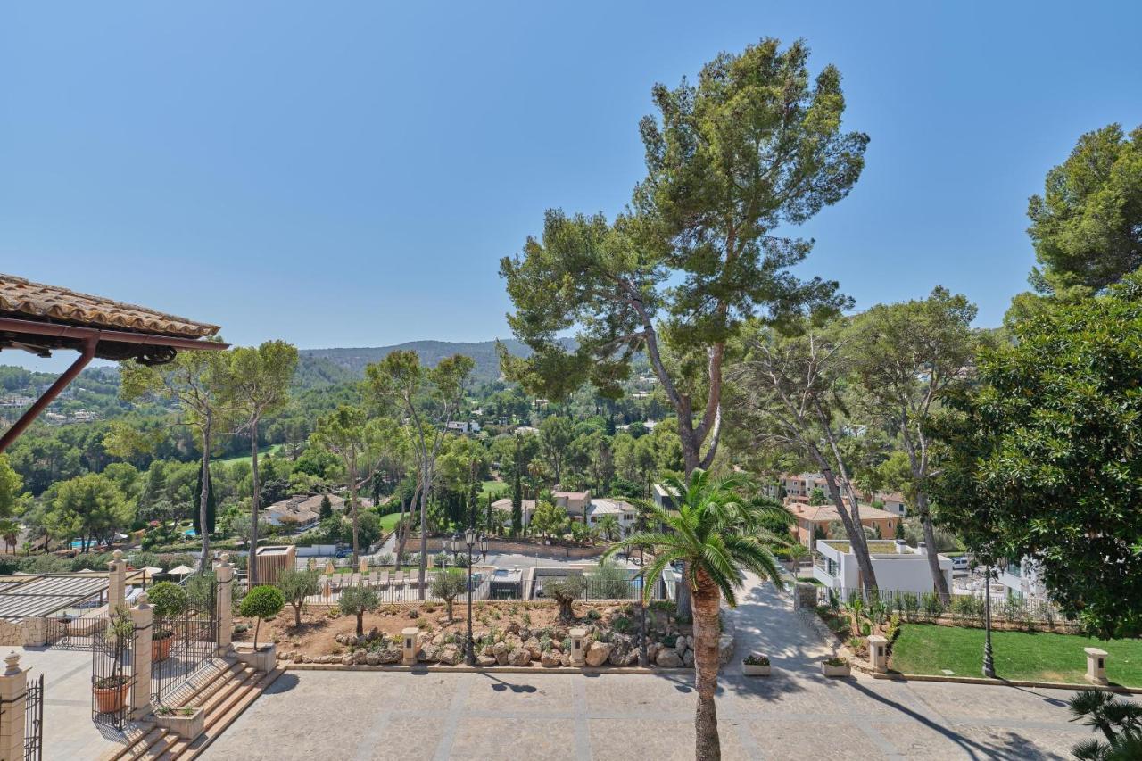 Classic Queen Room Garden View