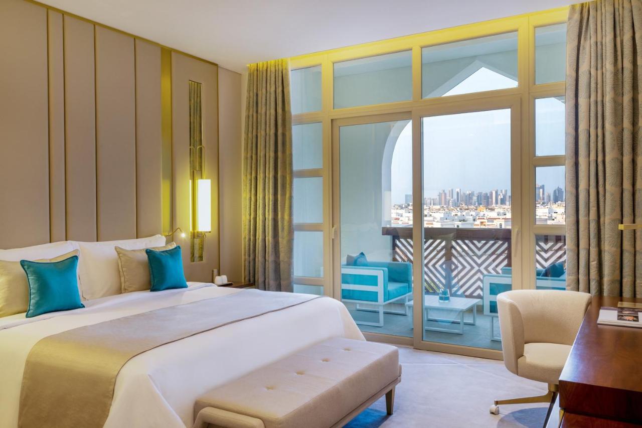 Deluxe Guest room 1 King Balcony