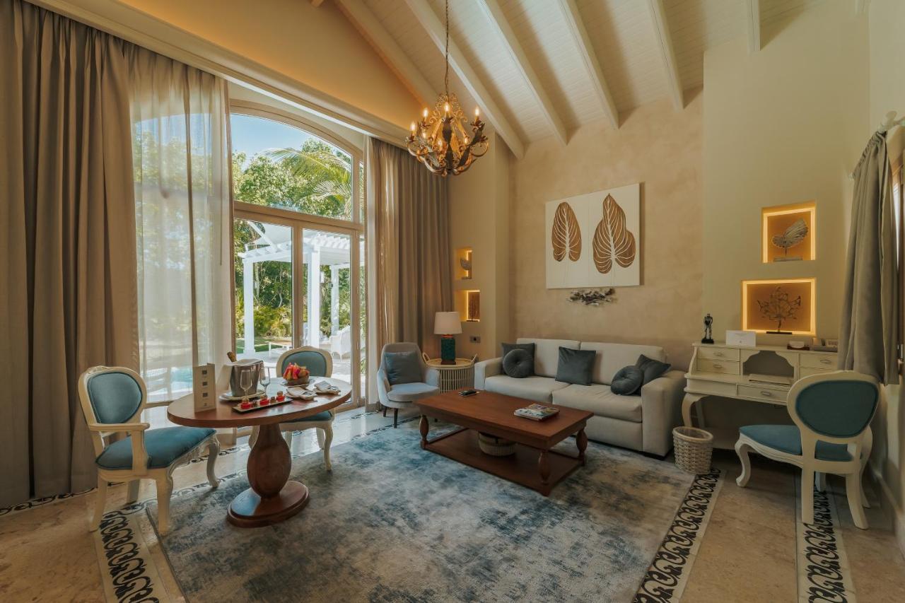 Luxury Pool One-Bedroom Suite