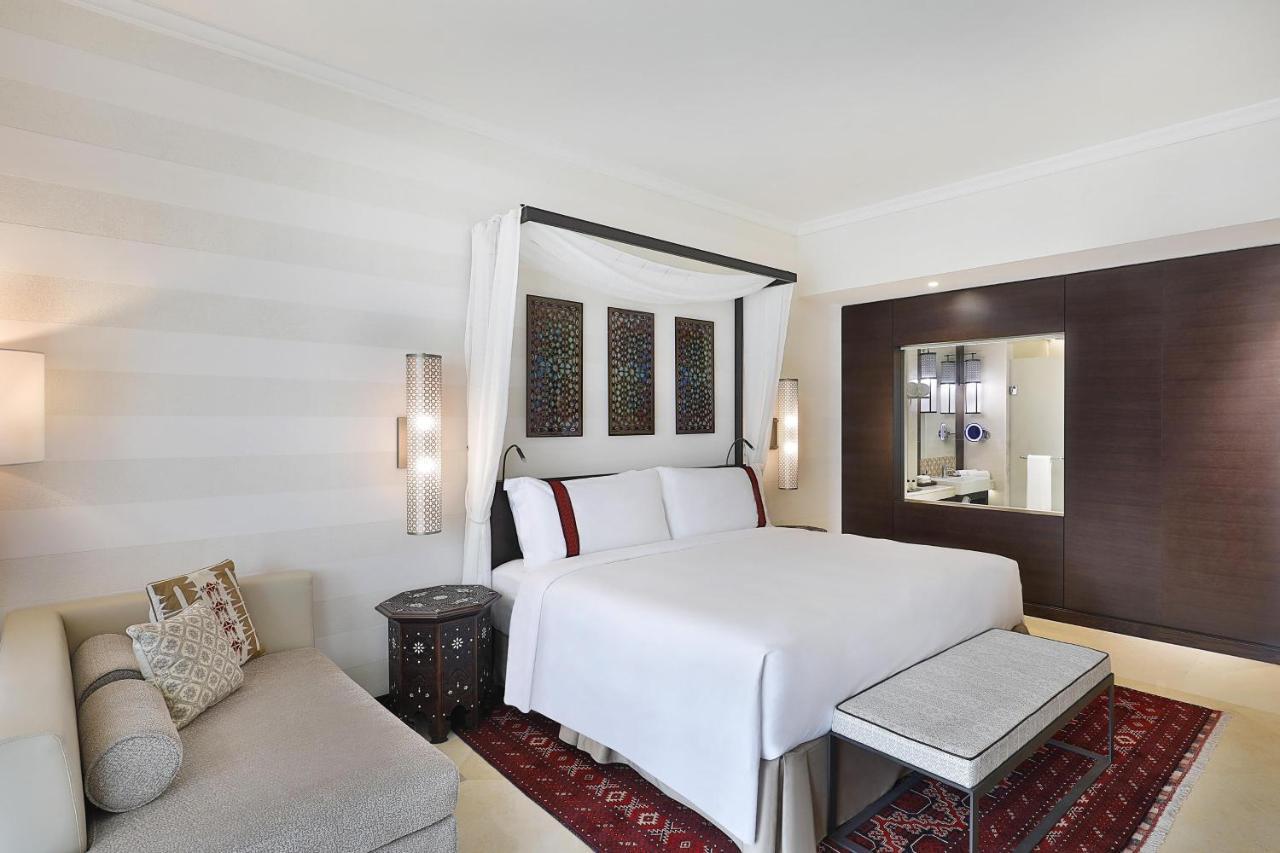Classic King Room with Balcony and Lagoon View