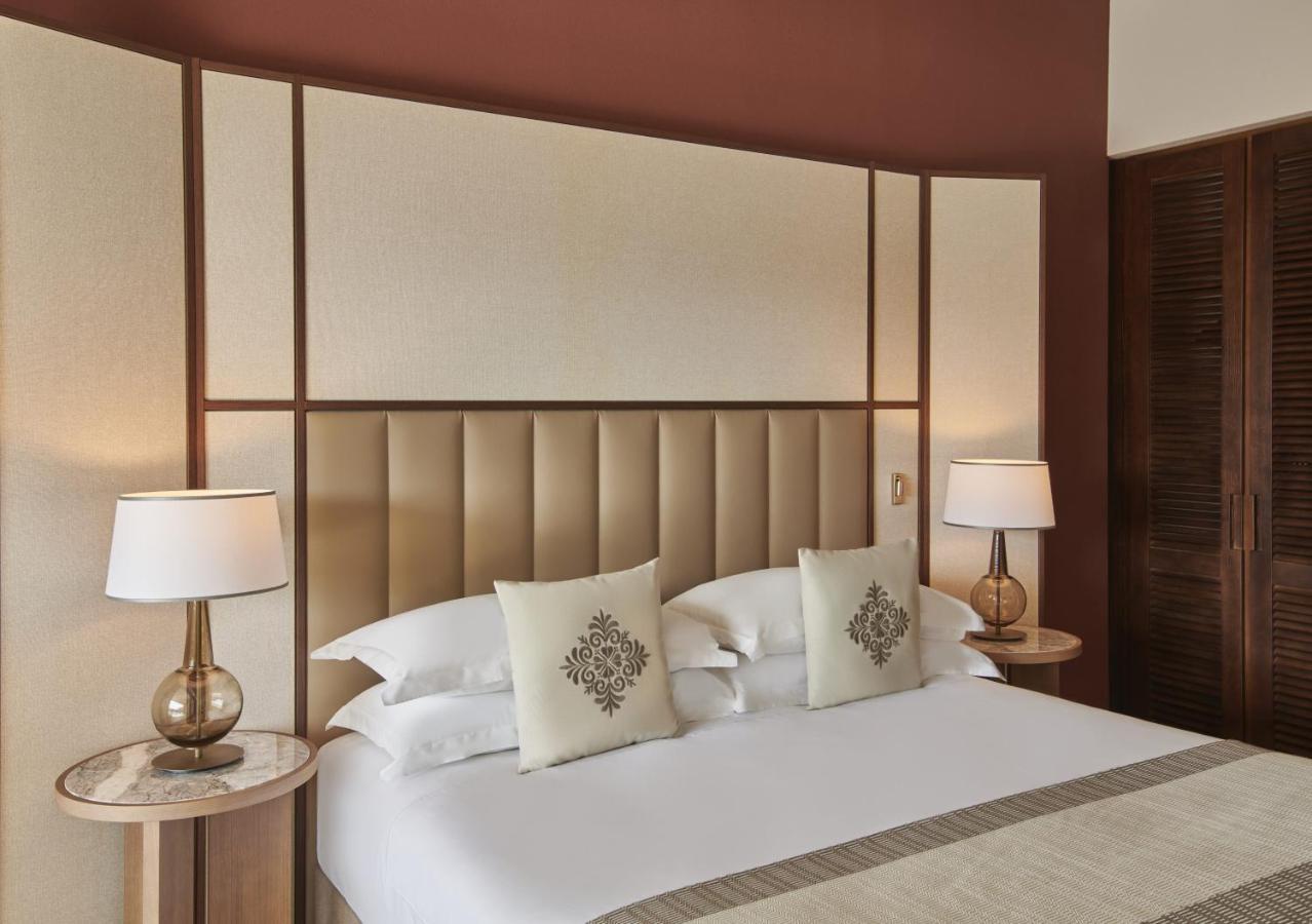 Grand Deluxe King Room