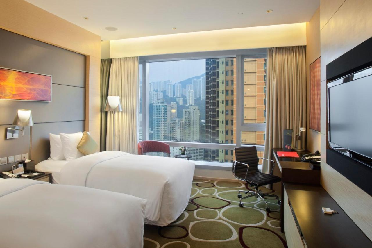Premium Twin Room Mid Floor