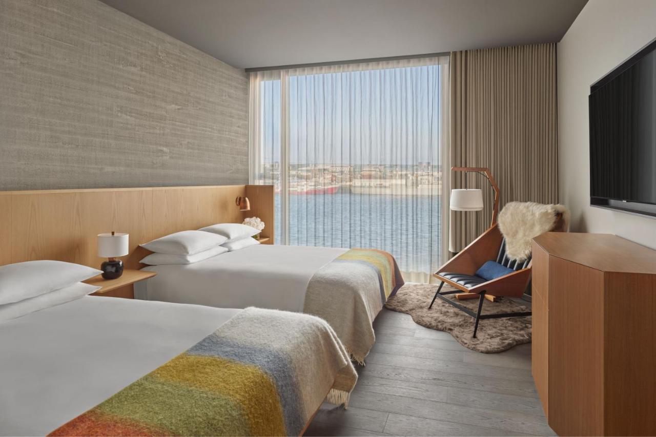 Superior Queen Room with Two Queen Beds - High Floor,1358842565:JPEG
