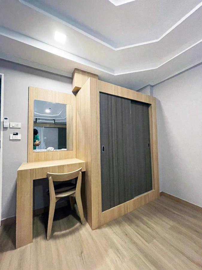 Deluxe Double Room (2 Adults + 1 Child),1362391793:JPEG