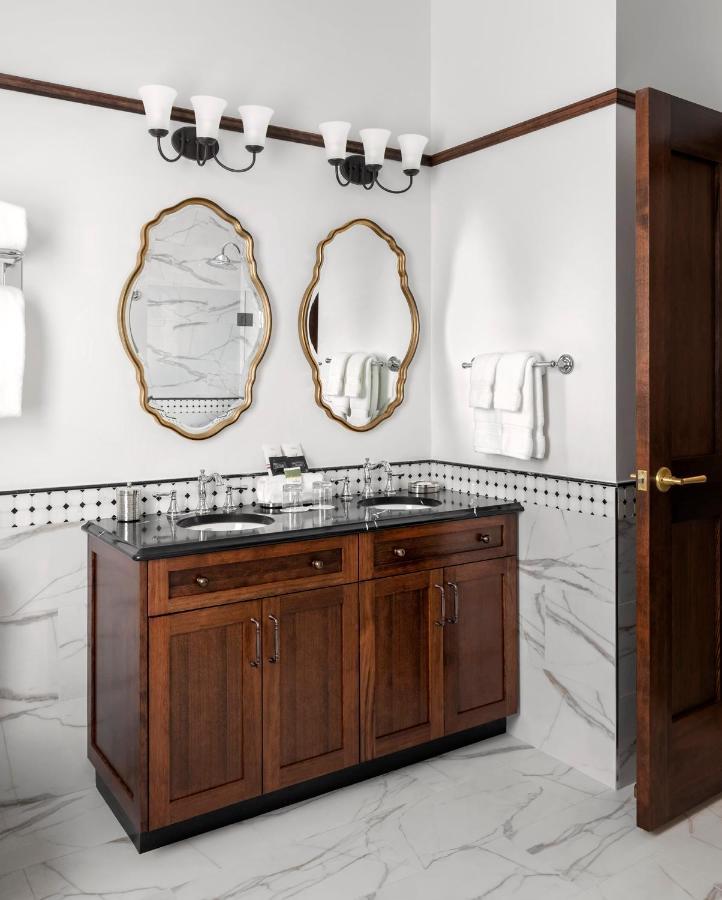 King Room Spa Bath