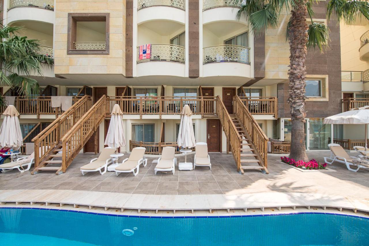 Standard Family Room Pool View
